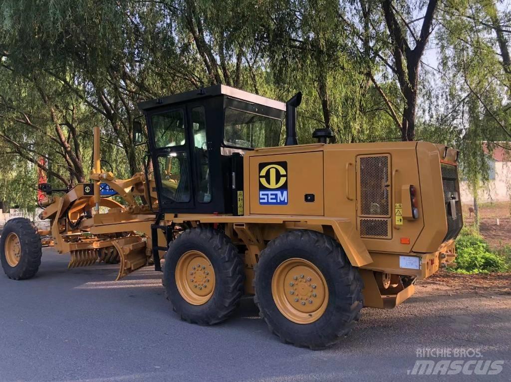 SEM 915 motor grader Grejdry
