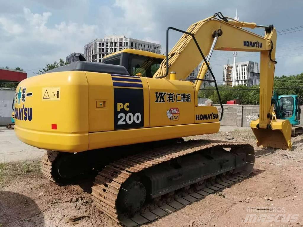 Komatsu PC 200 Pásová rýpadla
