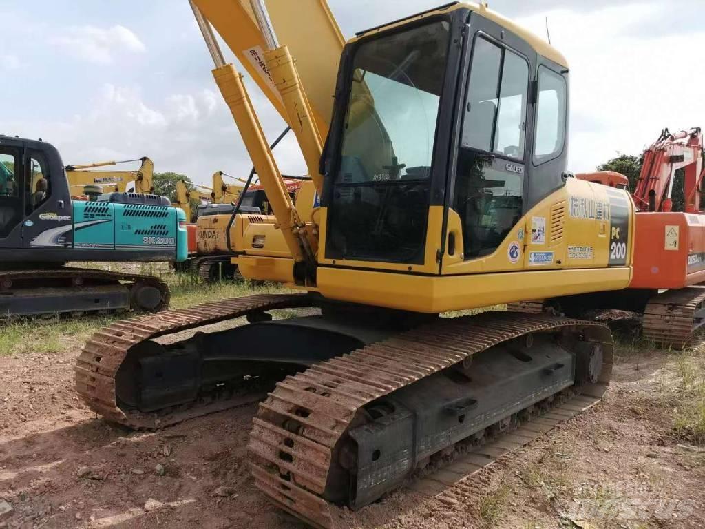 Komatsu PC 200 Pásová rýpadla