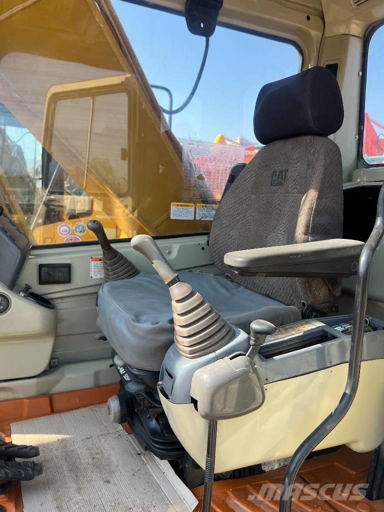 CAT 320 B Pásová rýpadla