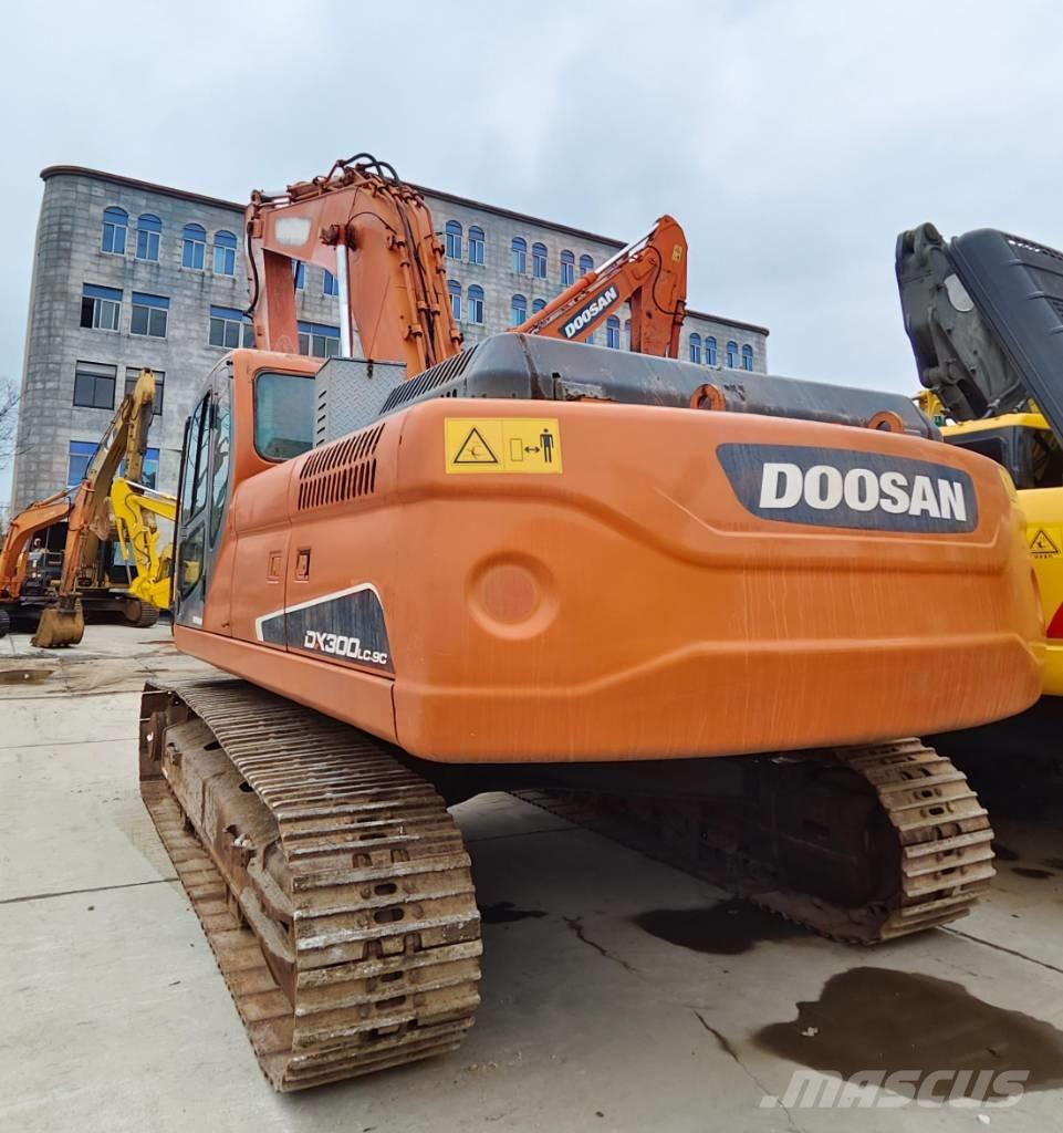 Doosan DX 300 LC Pásová rýpadla