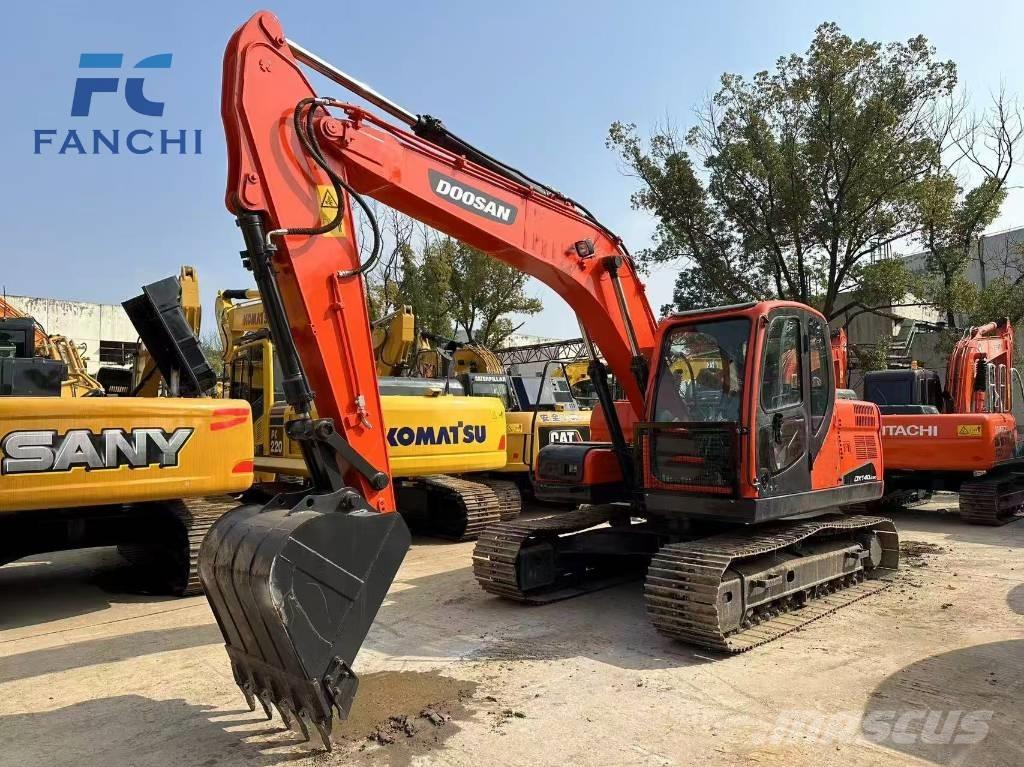 Doosan DX 140 Pásová rýpadla