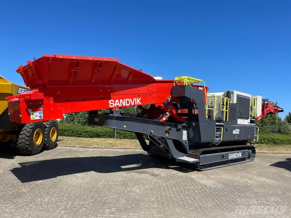 Sandvik QH 332 Mobilní drtiče