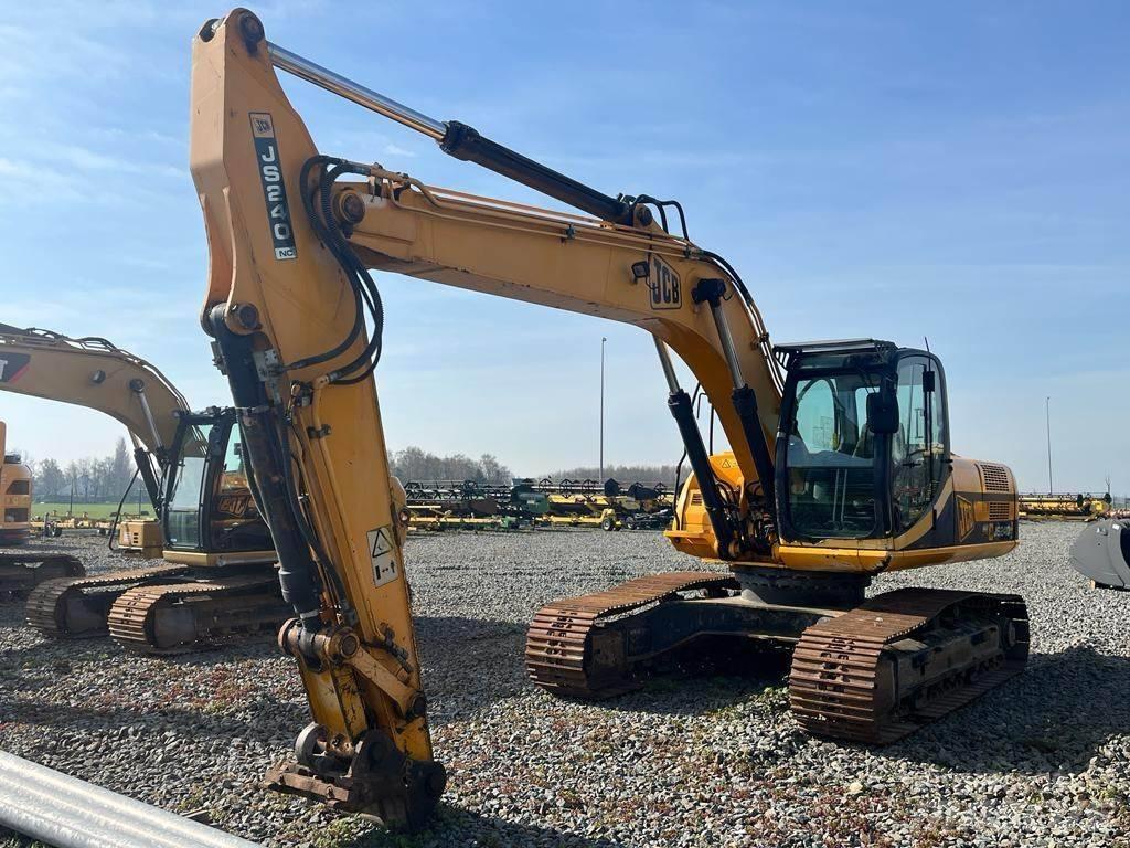 JCB 240NLC Pásová rýpadla