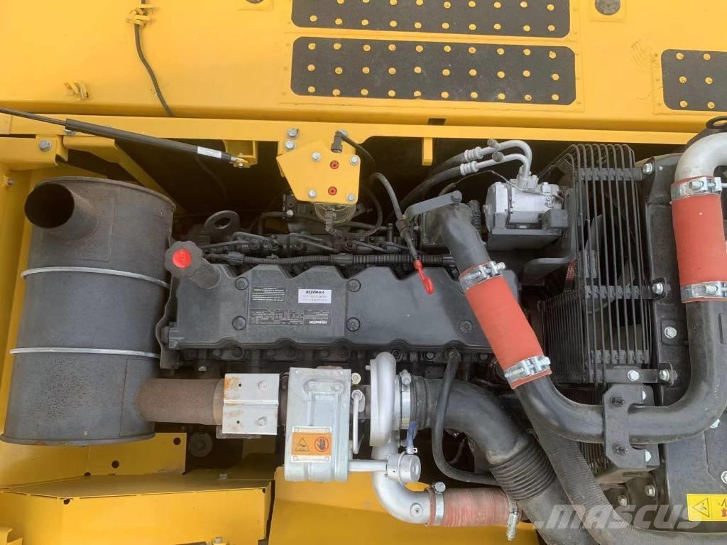 Komatsu PC 220-8 Pásová rýpadla