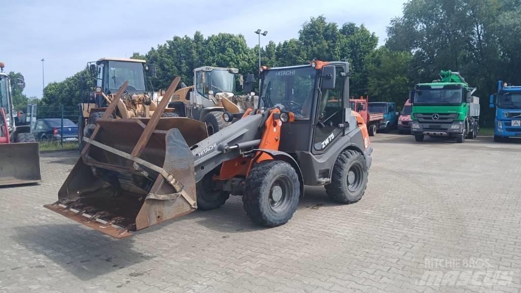 Hitachi ZW 75 Kolové nakladače