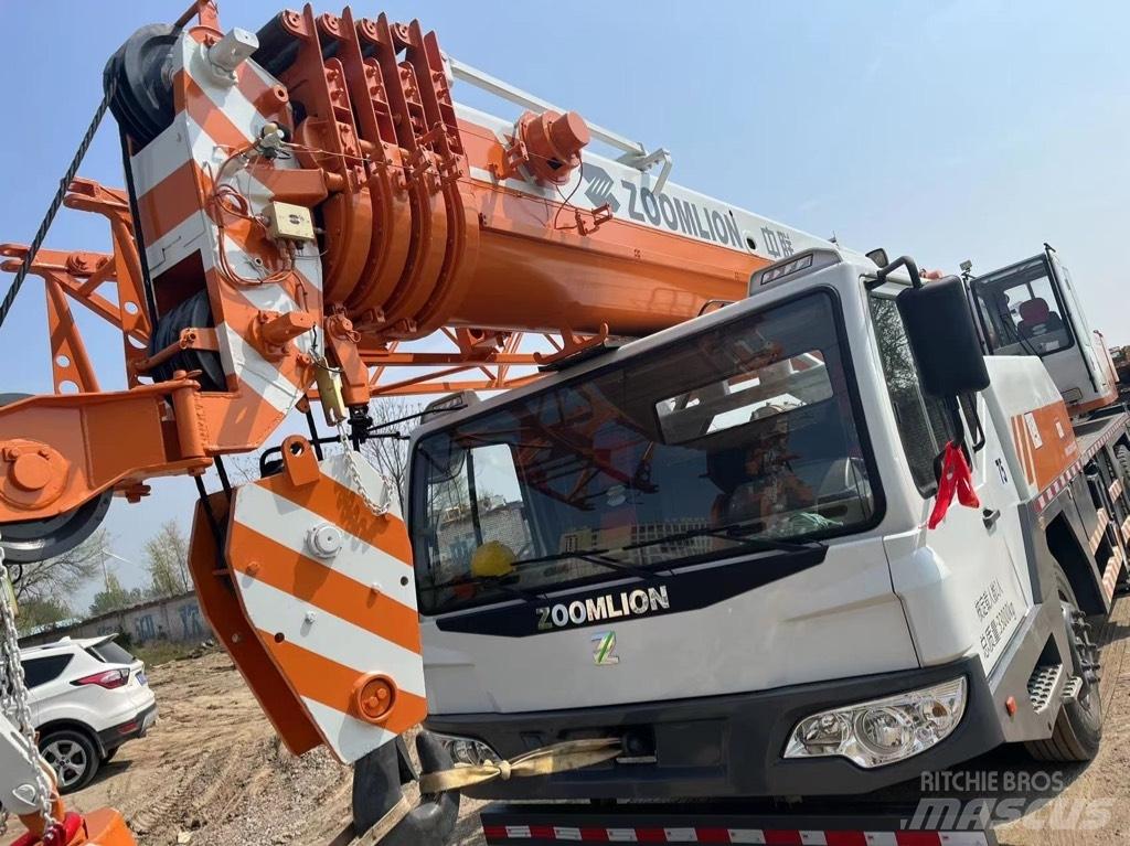 Zoomlion QY30V Univerzální terénní jeřáby