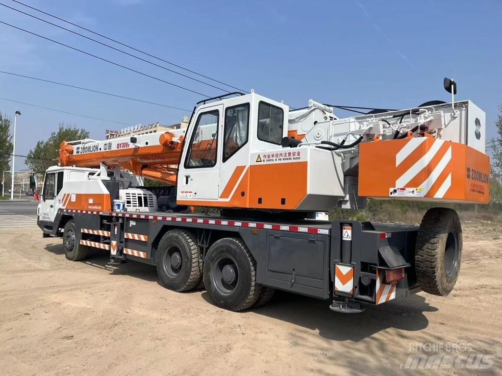 Zoomlion QY30V Univerzální terénní jeřáby
