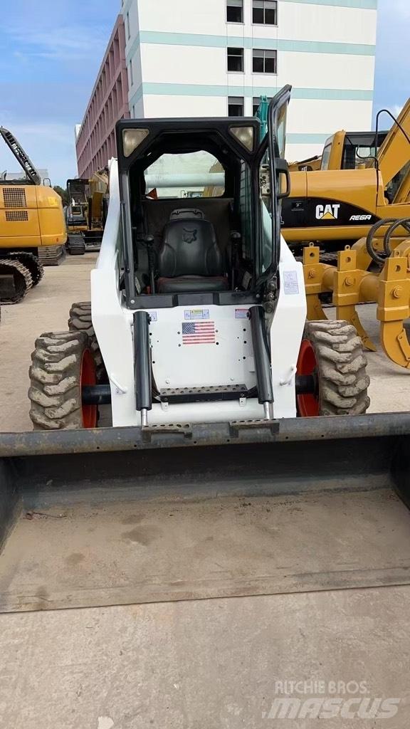 Bobcat S300 Smykem řízené nakladače