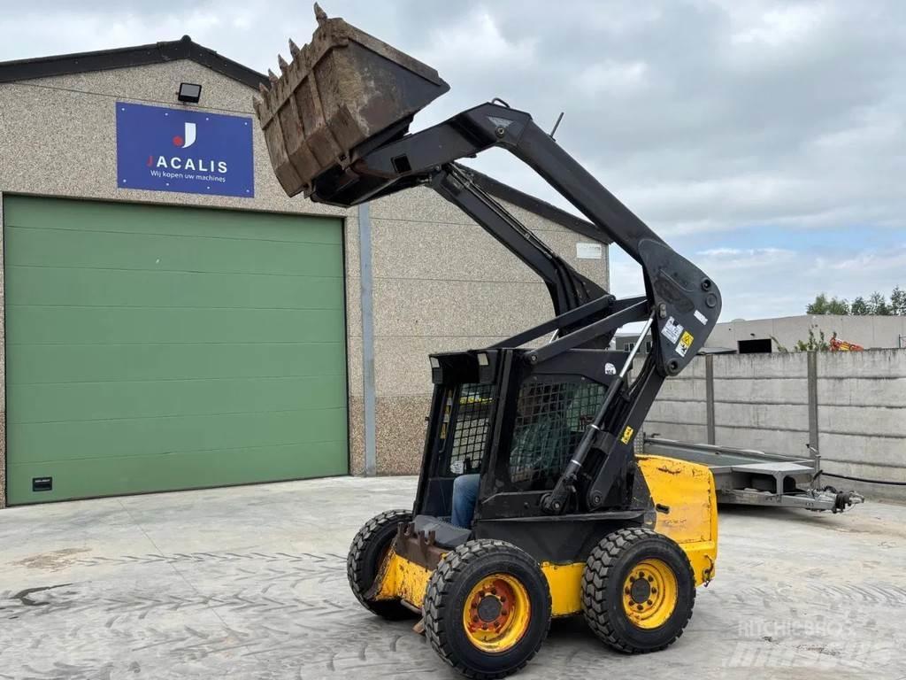 New Holland LS160 Smykem řízené nakladače