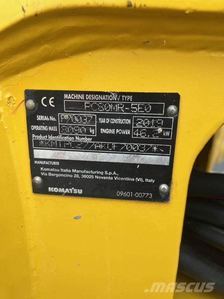 Komatsu PC80MR-5E0 Midi rýpadla 7t - 12t