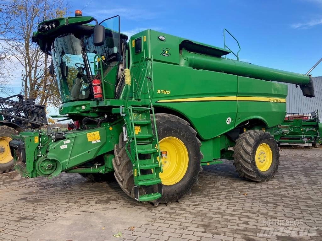 John Deere S 780 Sklízecí mlátičky