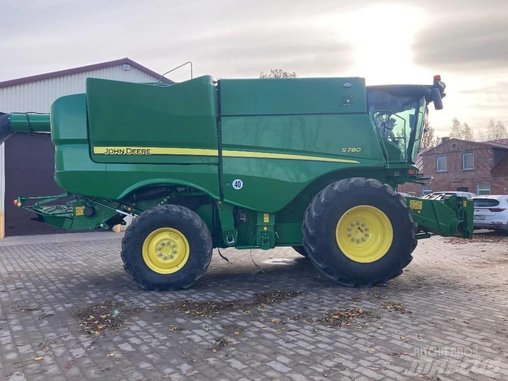 John Deere S 780 Sklízecí mlátičky