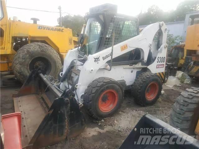 Bobcat S300 Smykem řízené nakladače