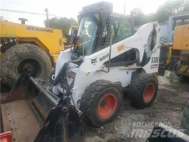 Bobcat S300 Smykem řízené nakladače