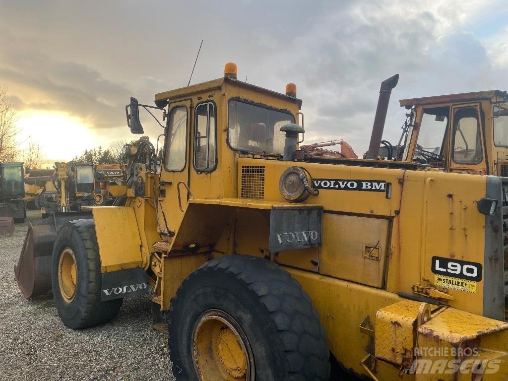 Volvo L90 Kolové nakladače