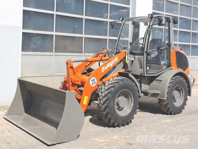 Atlas AR 400 Smykem řízené nakladače