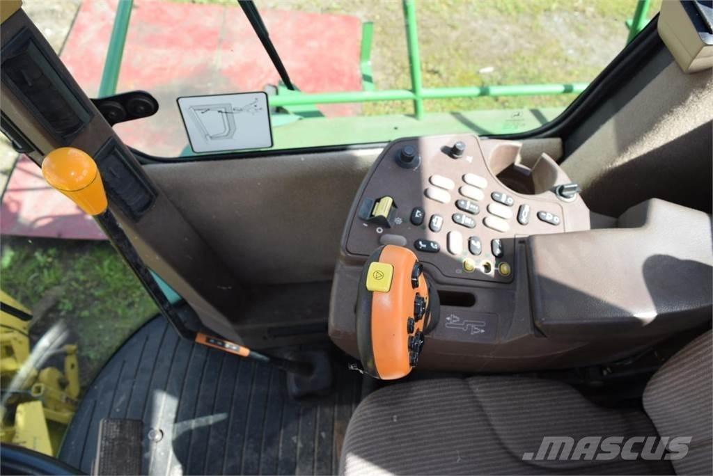 John Deere 7400 Samojízdné sekačky