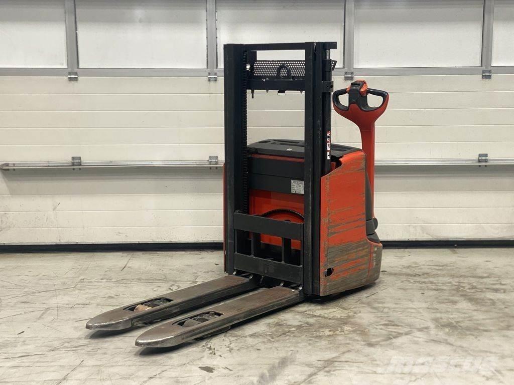 Linde L12 I Ručně vedené vysokozdvižné vozíky