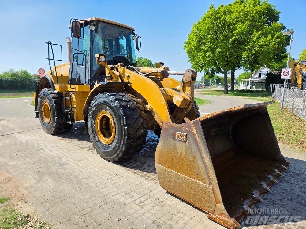 CAT 962H Kolové nakladače