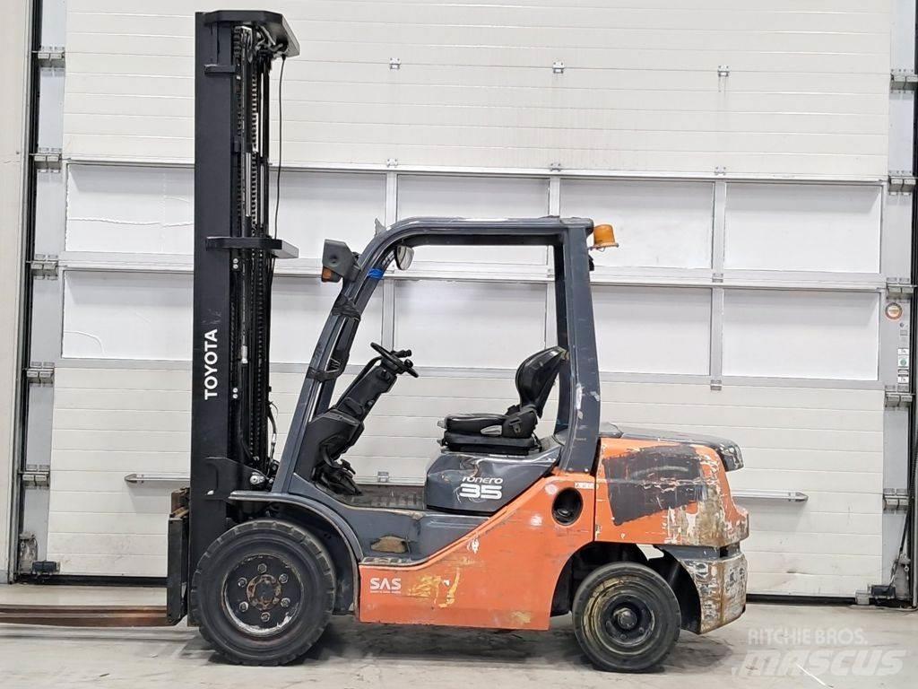 Toyota 02-8FDJF35 Dieselové vozíky