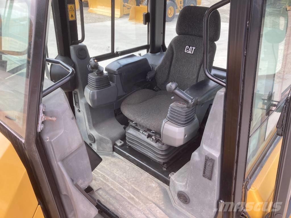 CAT D 6 K 2 LGP Pásové dozery