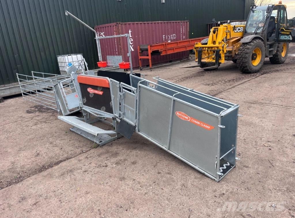  Ritchie Combi Clamp Další stroje a zařízení pro chov zemědělských zvířat