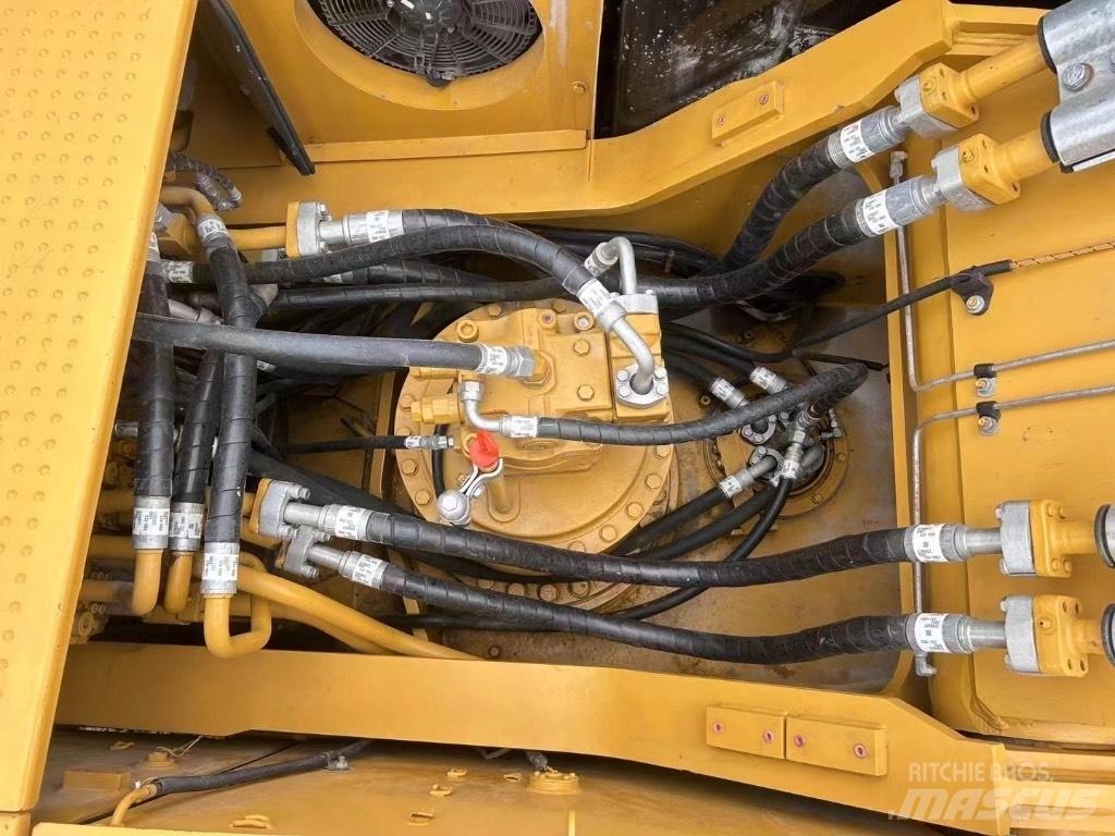 CAT 340 Pásová rýpadla