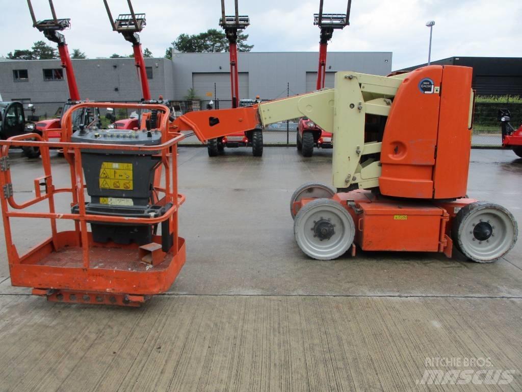 JLG E 300 AJP (718) Kompaktní samohybné kloubové plošiny