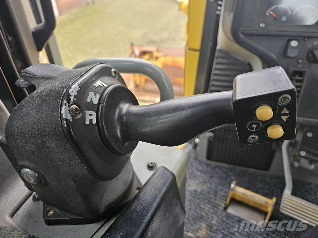 CAT D 6 T LGP Pásové dozery