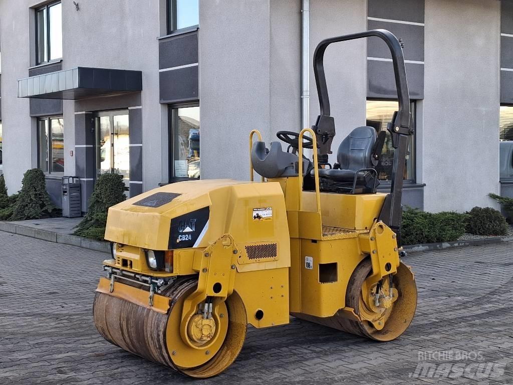 CAT CB 24 Tandemové válce