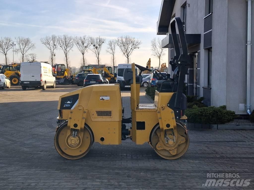 CAT CB 24 Tandemové válce