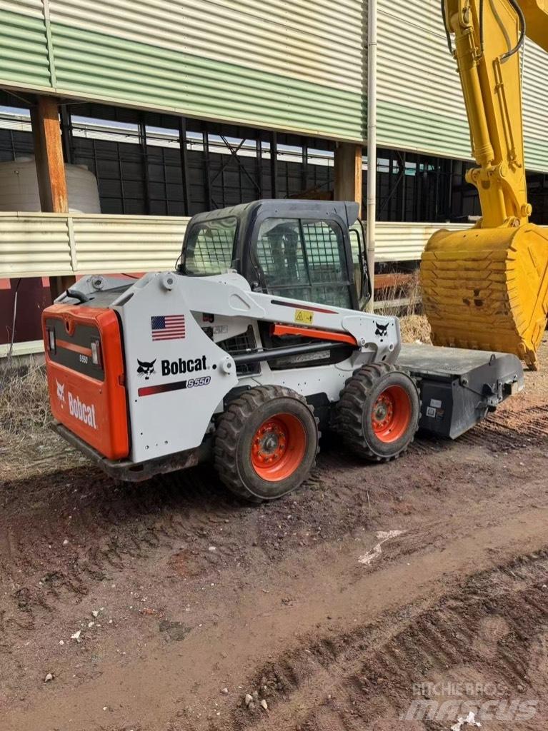 Bobcat S 550 Smykem řízené nakladače