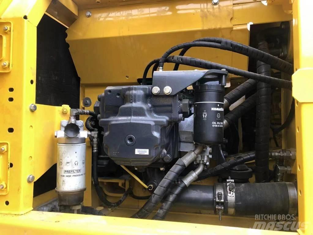 Komatsu PC 210 LC Pásová rýpadla