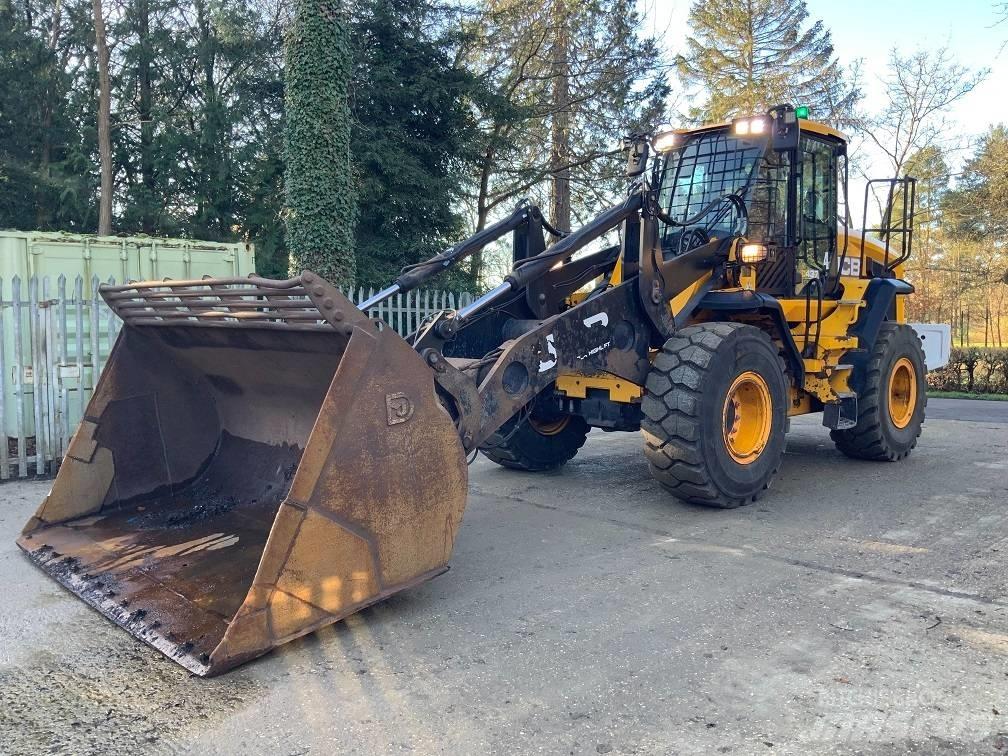 JCB 437 HT Kolové nakladače