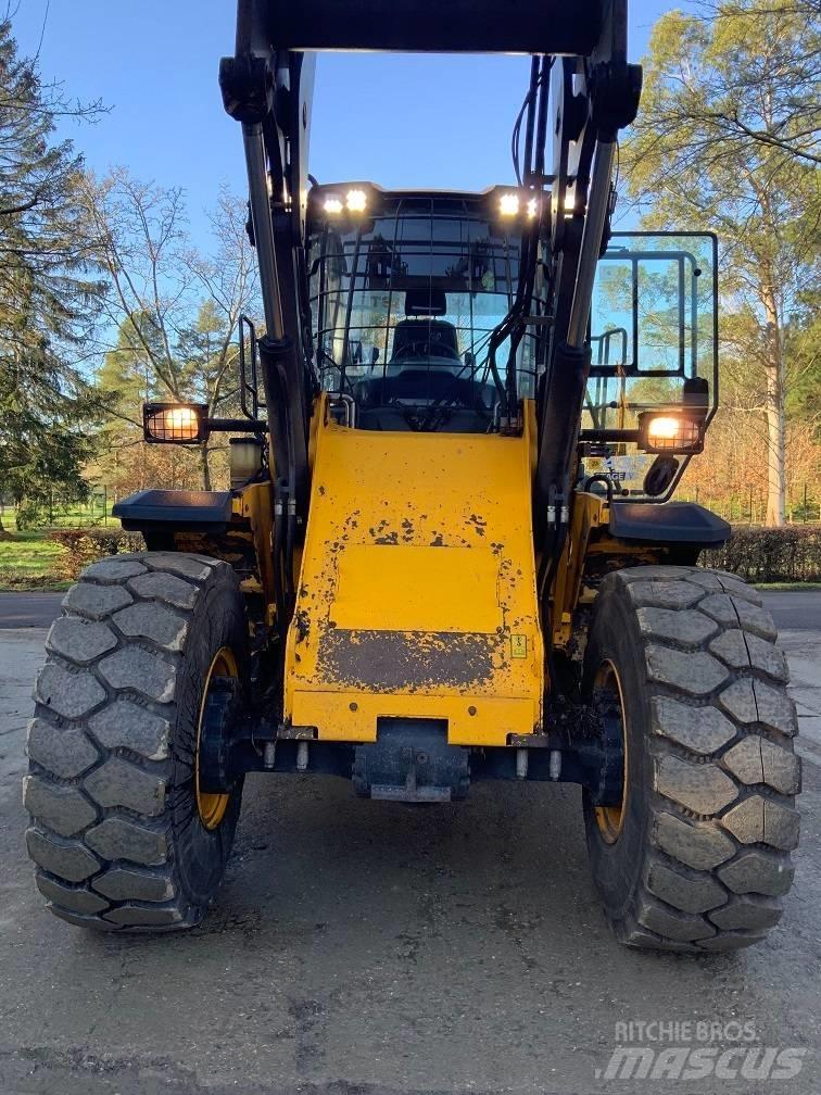 JCB 437 HT Kolové nakladače