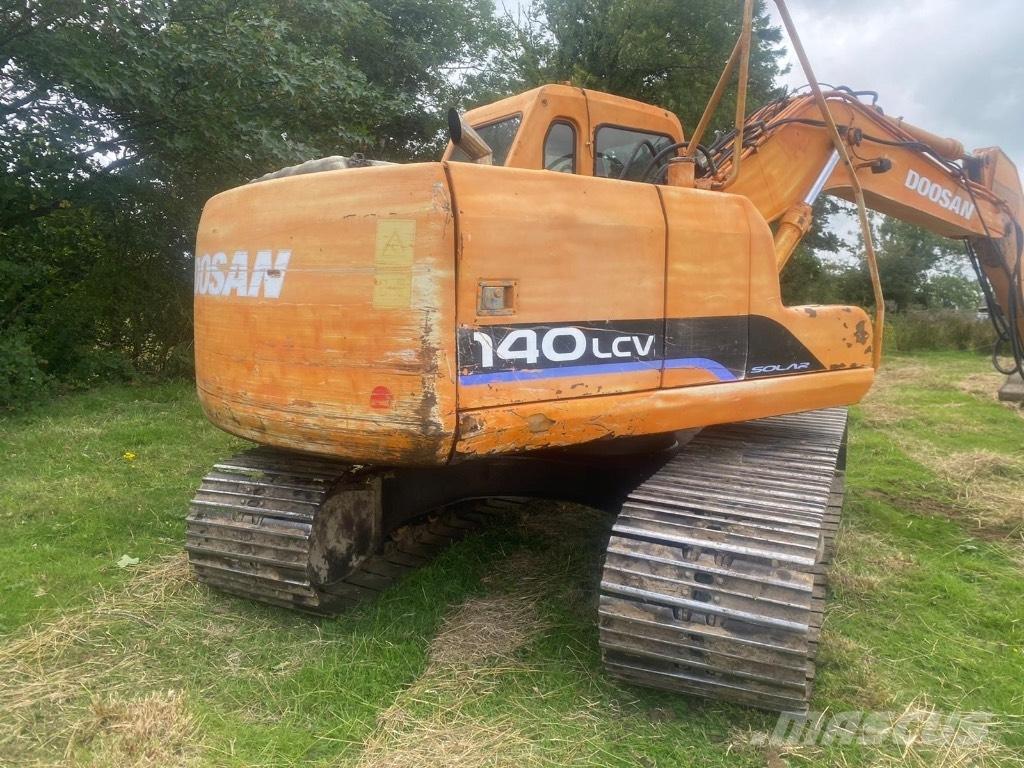 Doosan DX 140 Kolová rýpadla