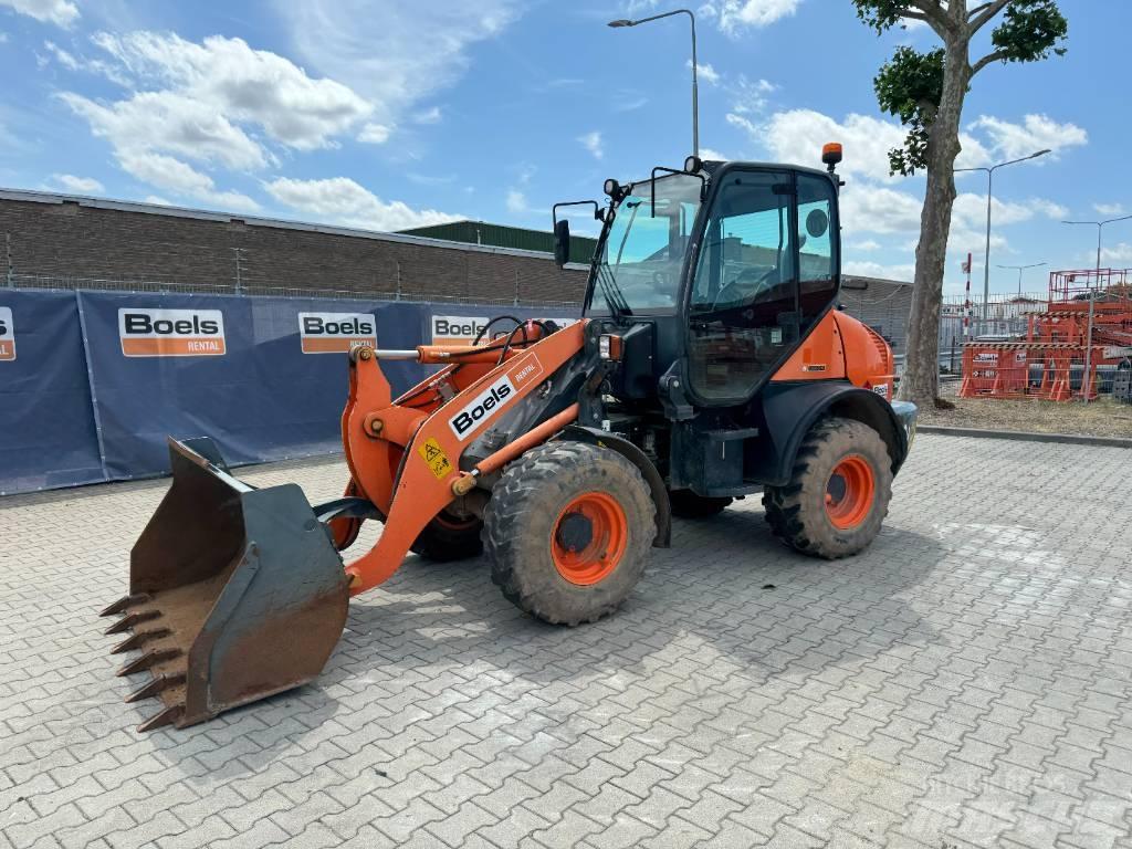 Komatsu WA80-6 Kolové nakladače