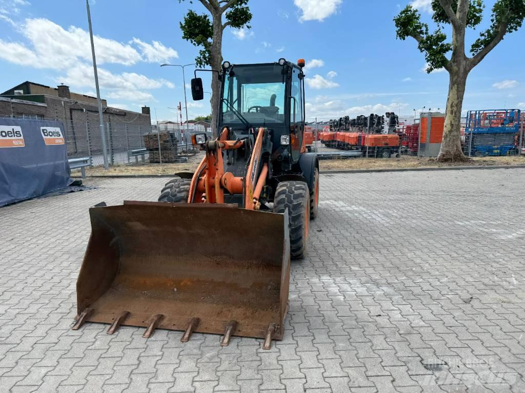 Komatsu WA80-6 Kolové nakladače