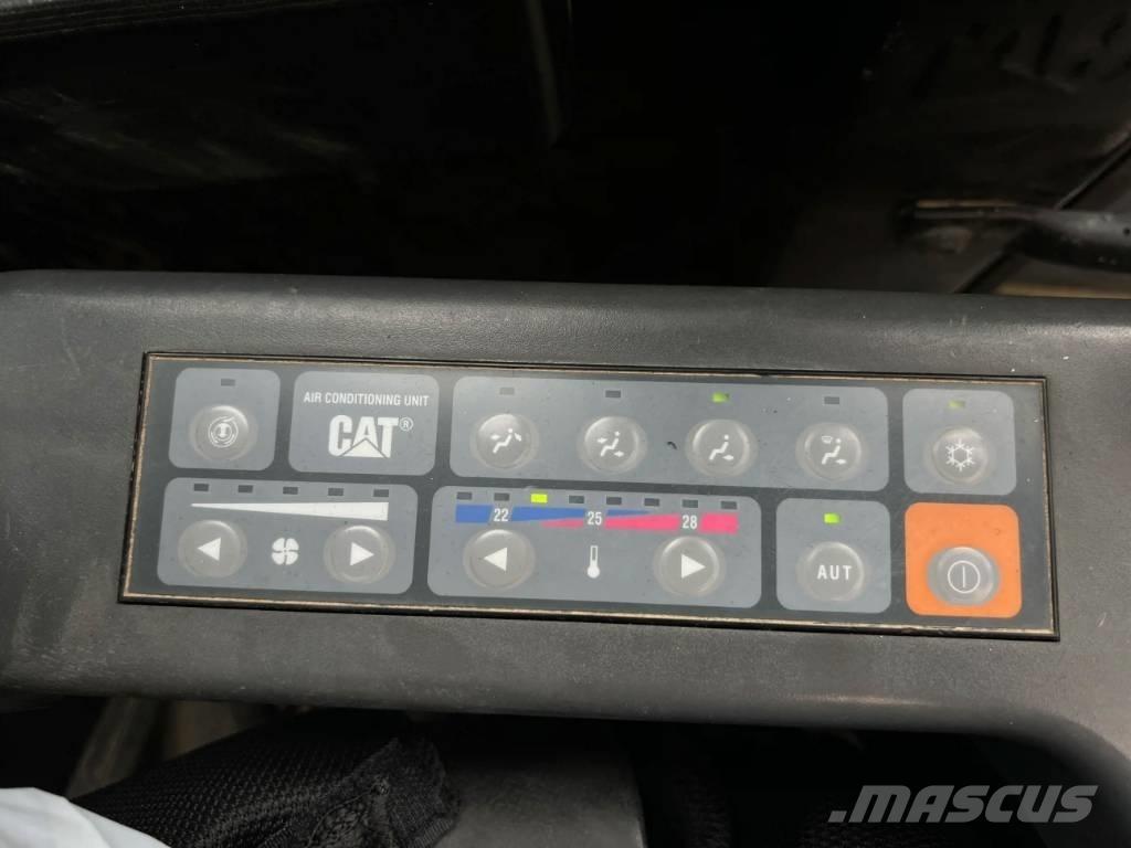 CAT 321D LCR Pásová rýpadla