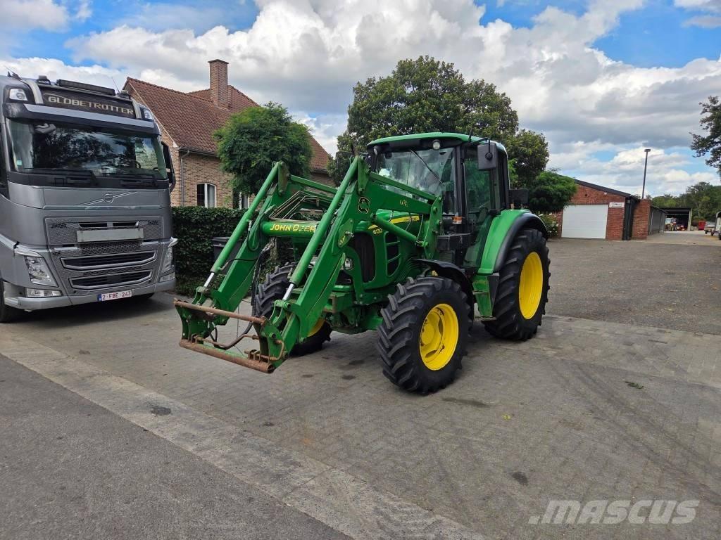 John Deere 6130 Traktory