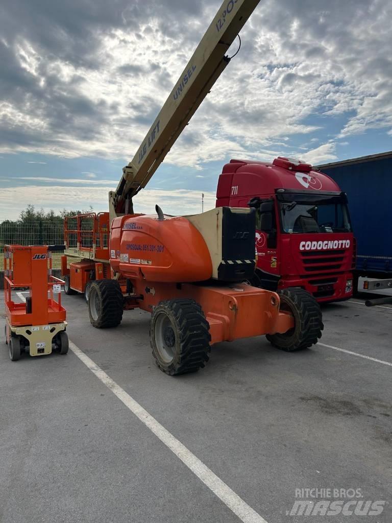JLG 800 AJ Kloubové plošiny