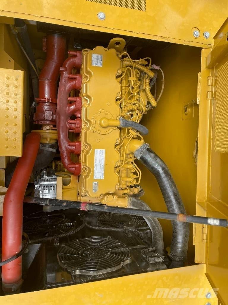 CAT CAT323 Midi rýpadla 7t - 12t