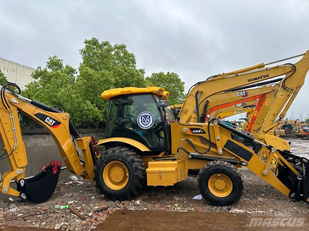CAT 420 F Rýpadlo-nakladače