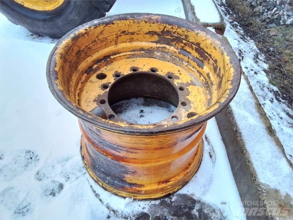 Rottne H20 24x30,5 Pneumatiky, kola a ráfky