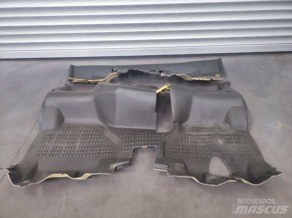 Renault Floor Mat Kabiny a interiér