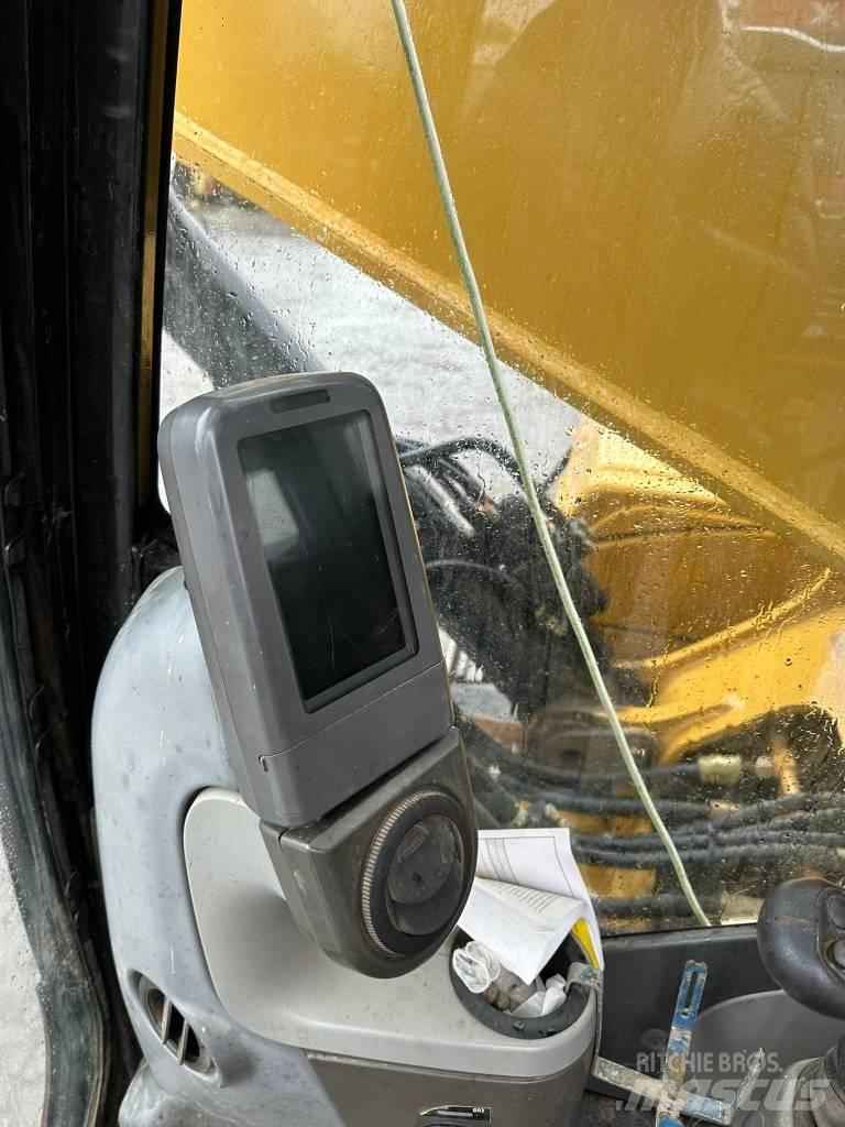 CAT 325DL Pásová rýpadla