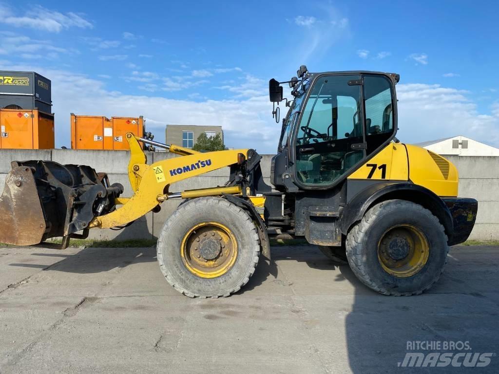 Komatsu WA 100 M-5 Kolové nakladače