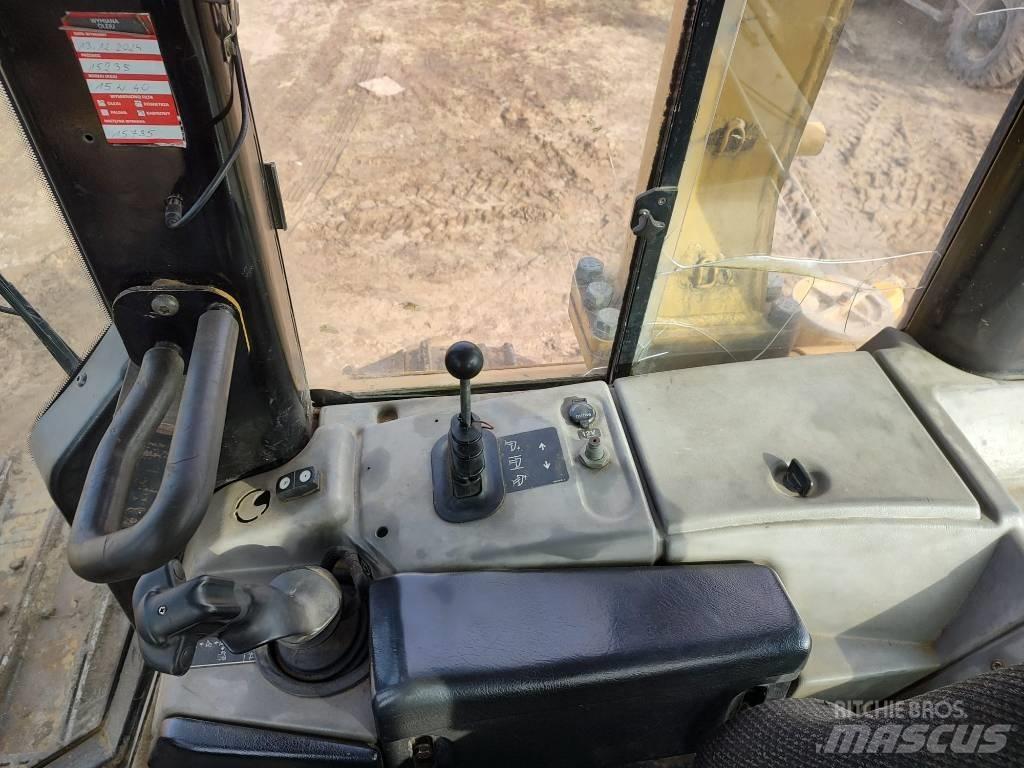 CAT D 6 N LGP Pásové dozery