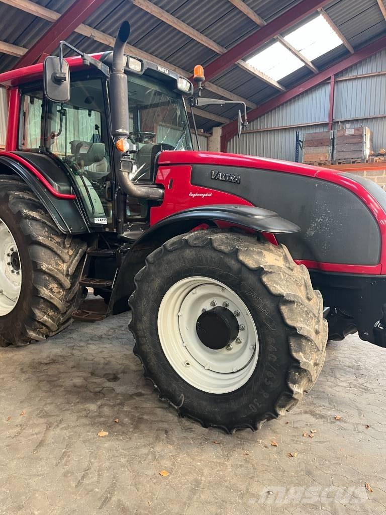 Valtra T 191 Traktory